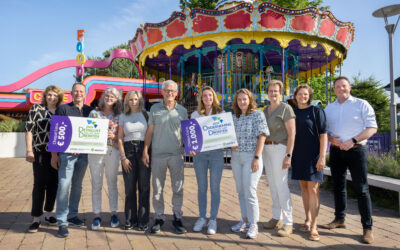 Cheques OvhJ uitgereikt tijdens het Zomerfeest