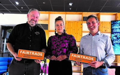 Horecaondernemers Perry de Moel en Wilco Verschuren ontvangen Drontense Fairtrade Titel